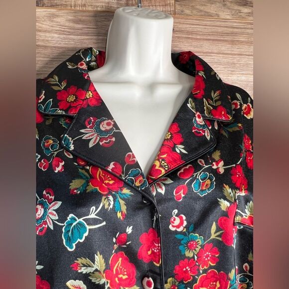 Cabernet Sleepwear | Silky Black Floral Feminine 2 pc. Pajama Set | Size XL - Picture 6 of 16